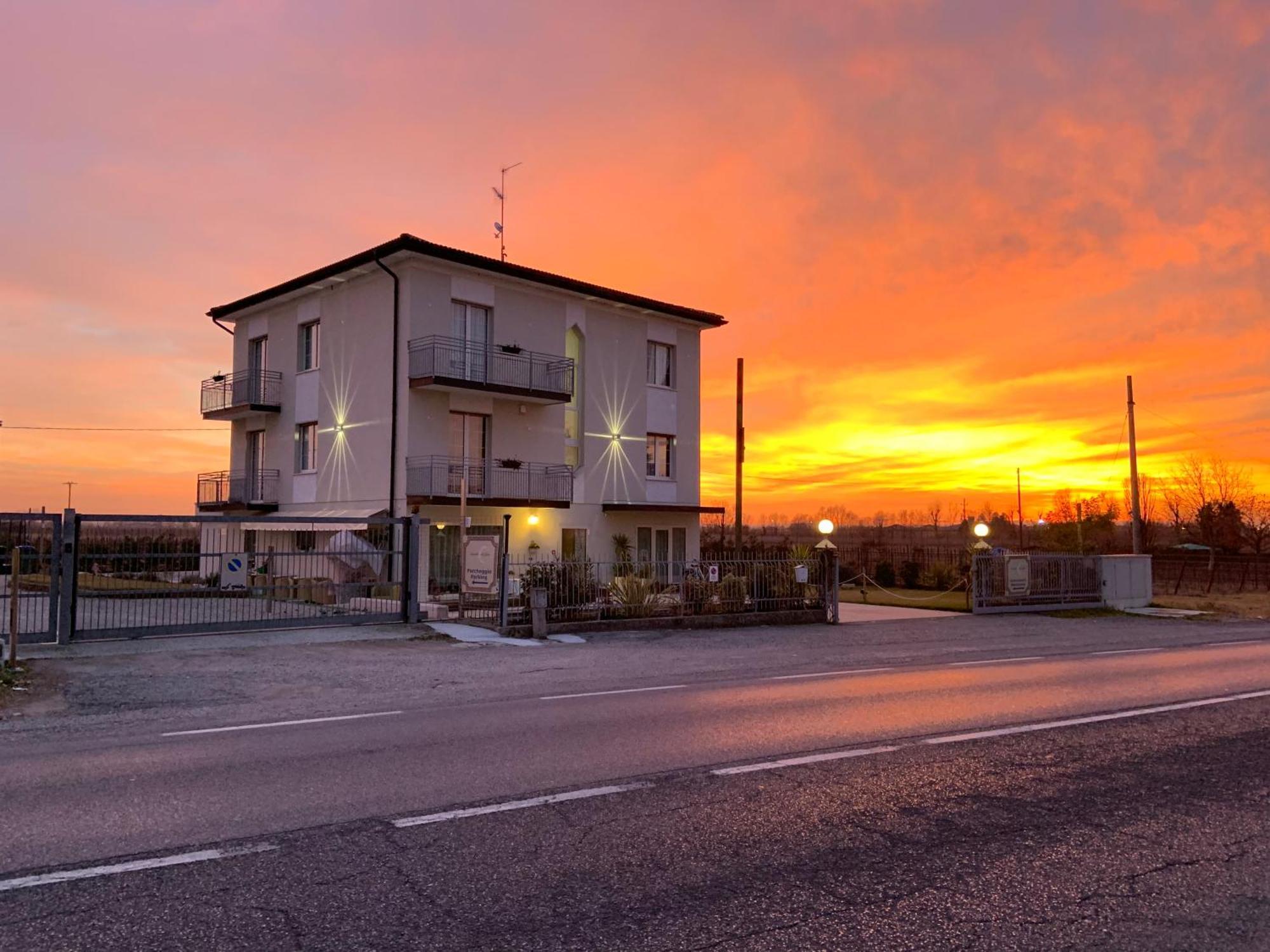 Incanto Di Luna Hotel シルミオーネ エクステリア 写真